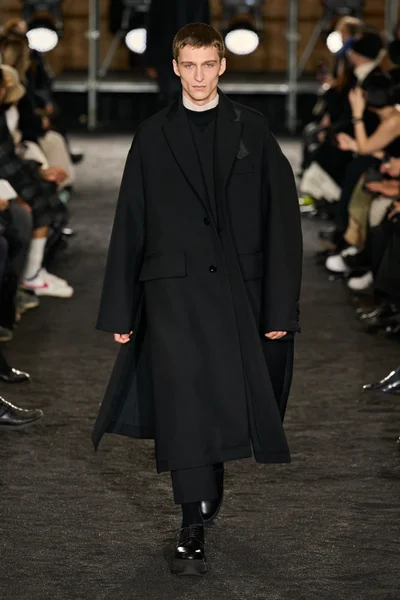 Look 3